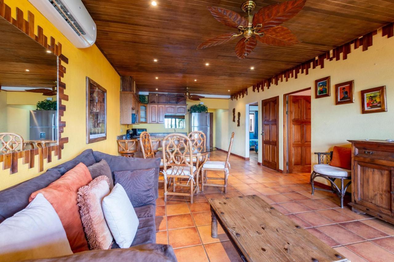 Warm Interiors And Orange Hues On Ground Floor In Front Of Beach Playa Flamingo Exterior photo